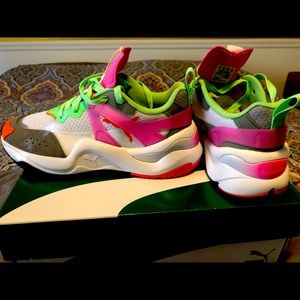Women’s Puma sneakers